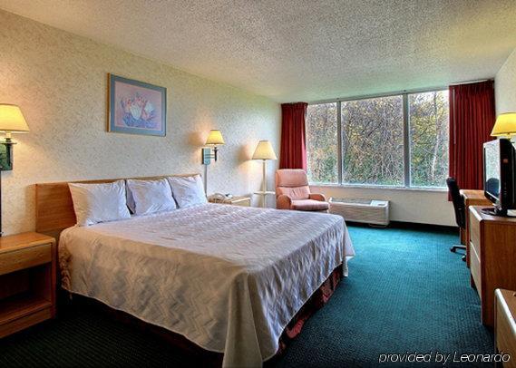 Airport Inn Флинт Экстерьер фото